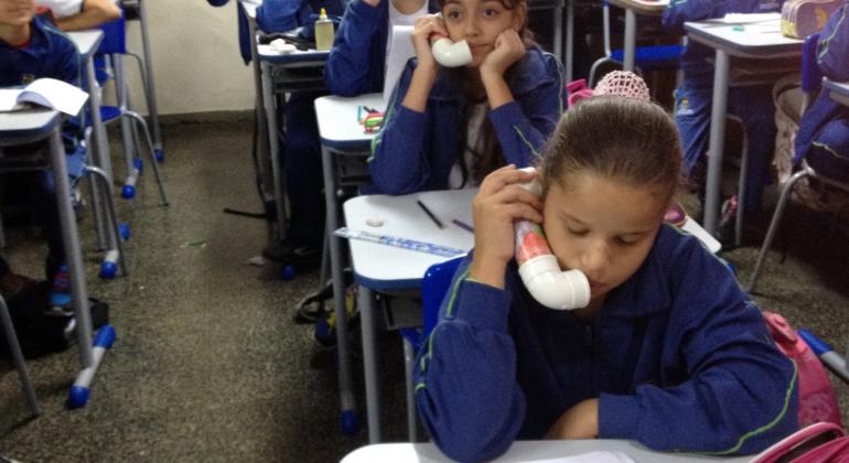 Sussurofone_Lucienne de Castro.jpg (48 KB)